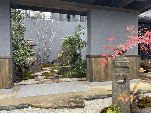 緑豊かな庭園