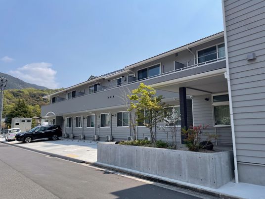 モダンな建物の外観