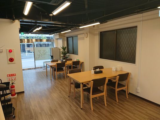 落ち着いたラウンジ