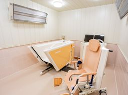 快適な浴槽設置の部屋
