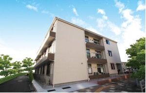 三階建ての建物外観