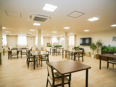 広々とした共用ダイニング