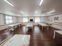 自然光あふれる食堂