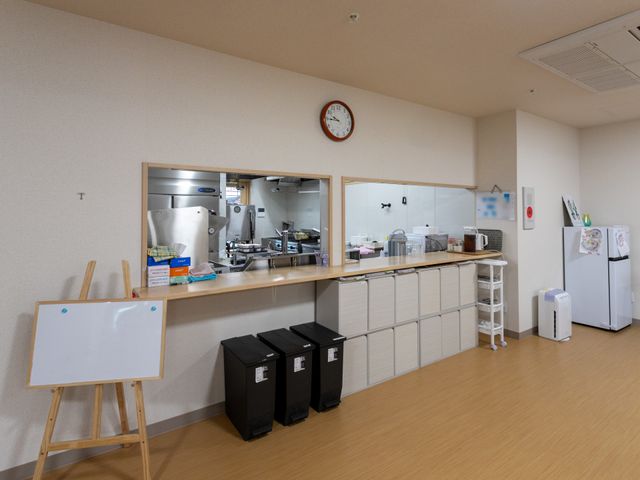 清掃済みキッチン設備 キッチン 明るく清潔なキッチンで、利用者様の食事づくりをしませんか。