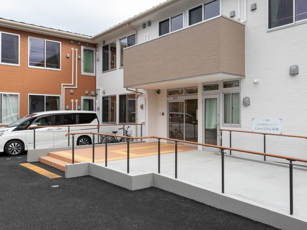 清潔感あるエントランス