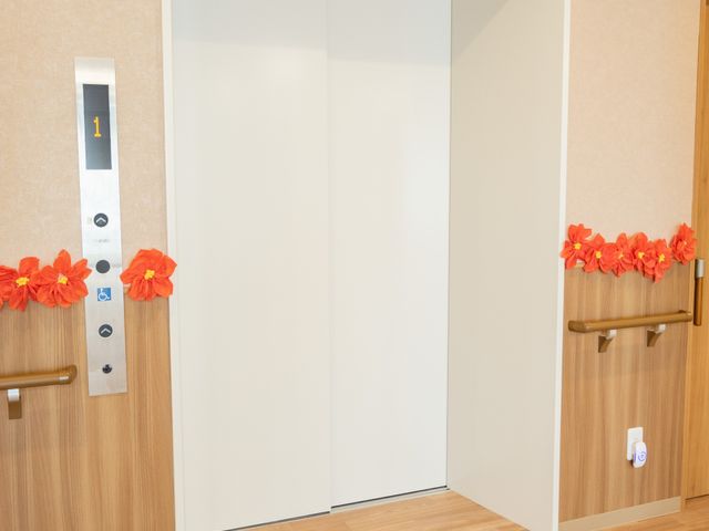 エレベーターのある空間 エレベーター 清潔感のある広いエレベーターは、安全面にも配慮されていますので安心です。