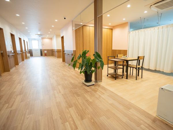 広々とした廊下