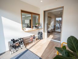 明るいエントランス