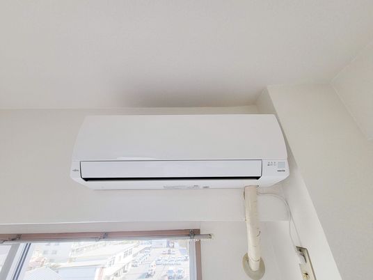 整備された施設のエアコン