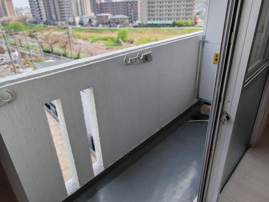 介護施設の清潔なバルコニー