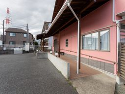 立派な建物の外観