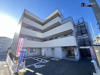清潔感溢れる施設外観