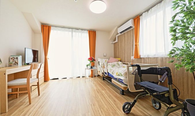 明るい個室の居室