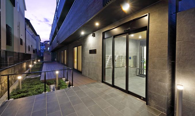 エントランスの夕景