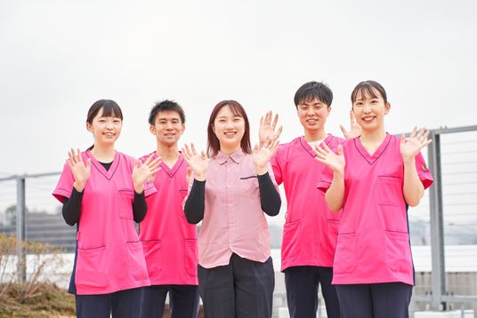 笑顔の職員たち