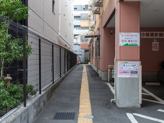 幅の広い入口