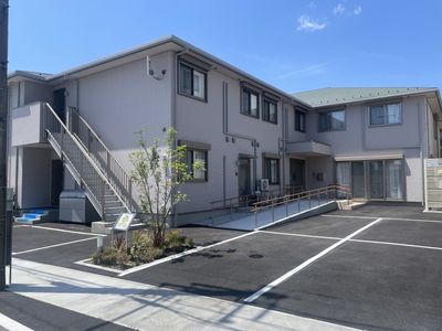新築された施設の外観