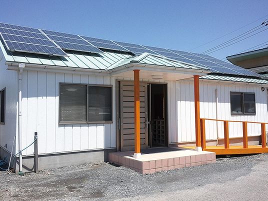 太陽光のある外観  