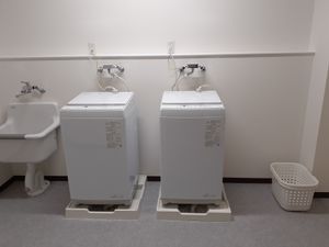 洗濯機と洗面台の部屋