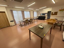 自然光が入るダイニングルーム