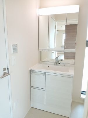 明るい洗面台