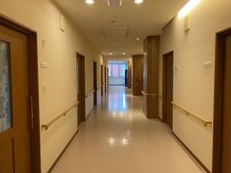 廊下の落ち着いた雰囲気
