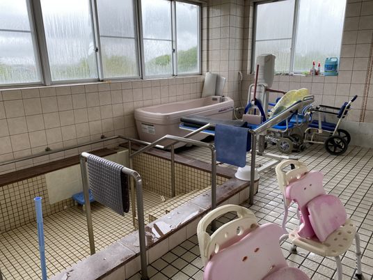 ゆったりとした浴室の様子