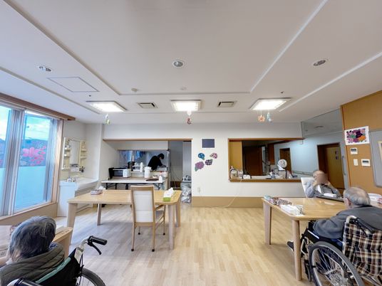 自然光あふれる室内