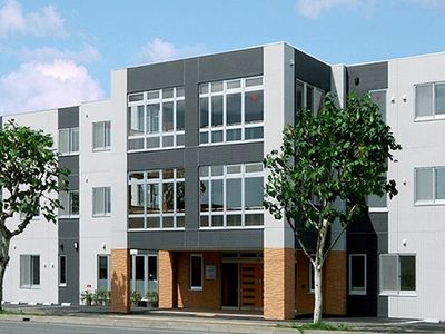 新しい建物の外観
