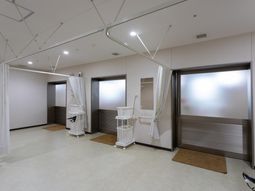 白を基調とした機能訓練室