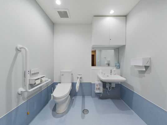 手すり付きトイレ設備