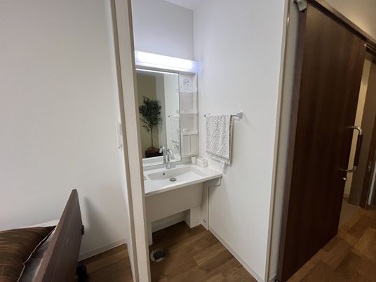 洗面台が見える空間