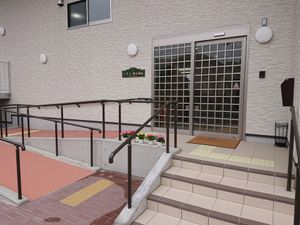 エントランスの外観