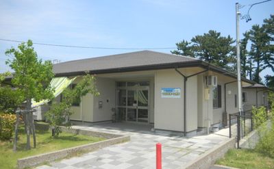 明るい職場のエントランス