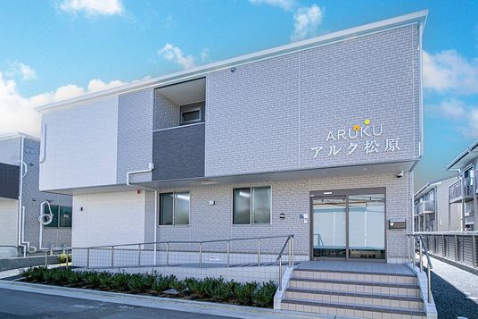 エントランス外観