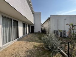 静かな屋外の空間