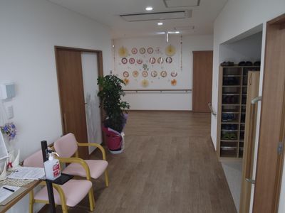 明るい広々としたエントランス