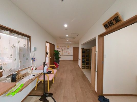 落ち着いた雰囲気の中庭