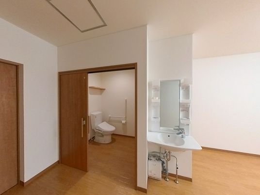 居室の洗面所とトイレ