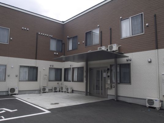 ゆったりとした施設外観