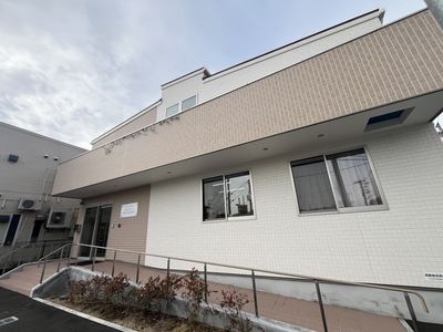 働きやすい環境の施設エントランス