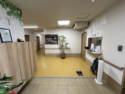 明るい受付スペース