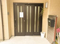 玄関エントランス