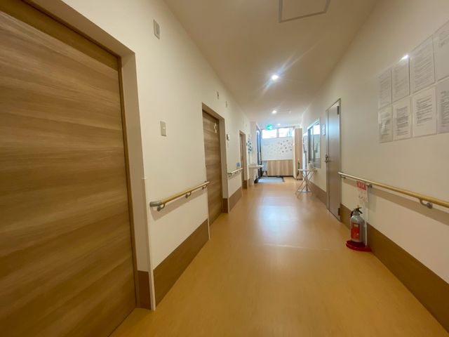 手すり付きの廊下
