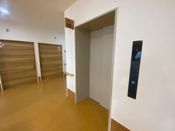 シンプルなエレベーター