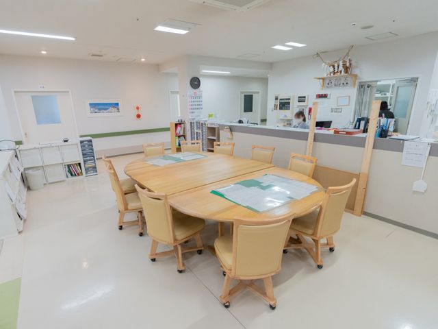 広々としたリビング リビング 広々とした静かで落ち着くリビングです。スタッフと住人が交流しやすい配置になっています。