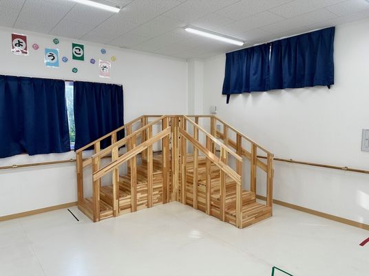 木製階段の訓練室  