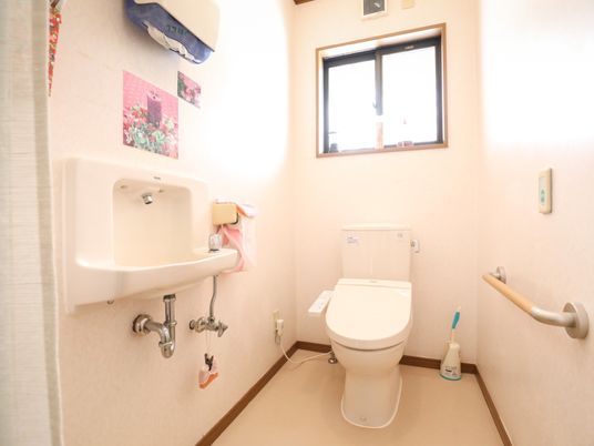 清潔なトイレの一室