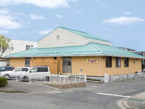 清潔感ある明るい外観