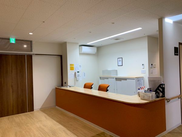 開放的な受付カウンター